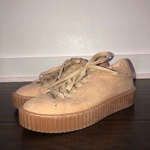Platform cream sneakers